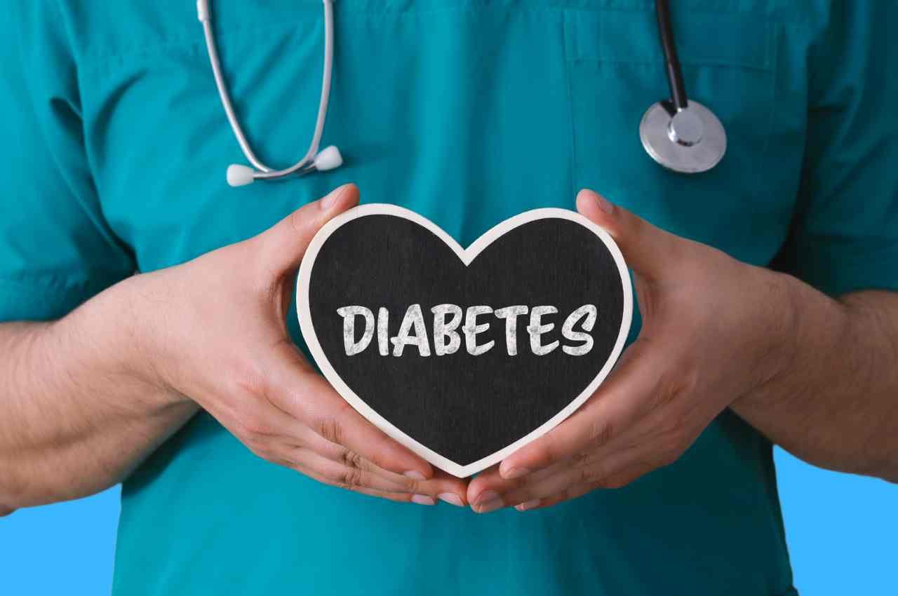 scritta diabete in un cuore