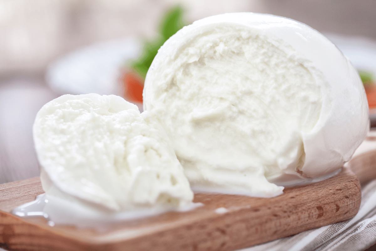 Se vuoi mangiare la mozzarella ancora più buona prova questo trucchetto