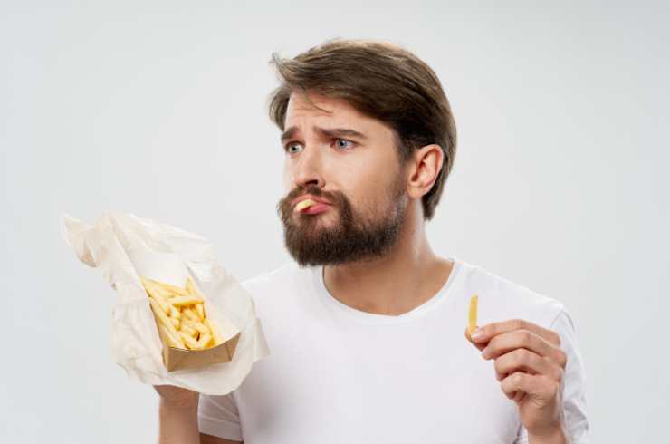 Patatine fritte, perché una tira l'altra: il motivo che non ti aspetti