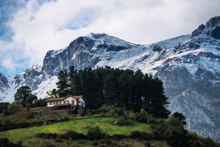 Acquetare la seconda casa in montagna: pro, contro e alcuni aspetti al riguardo 