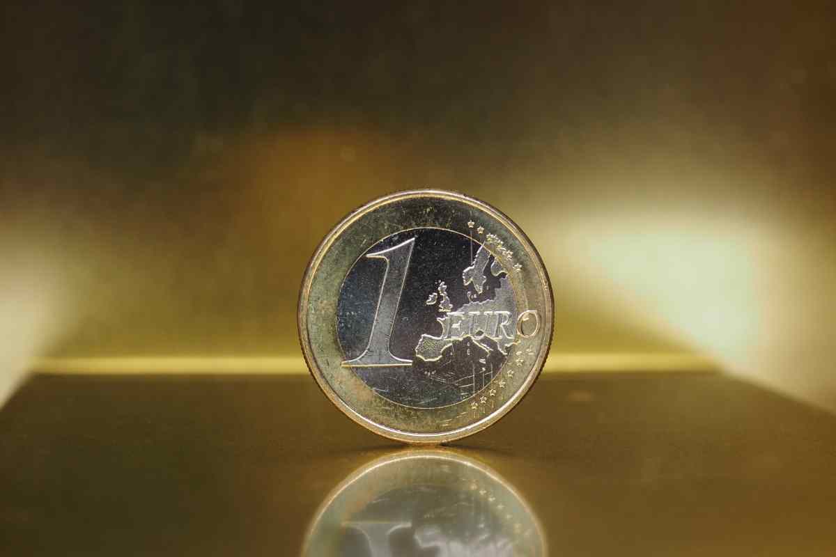 Controlla il portafoglio: se hai questa moneta da 1 euro puoi portarne a  casa fino a 23 mila